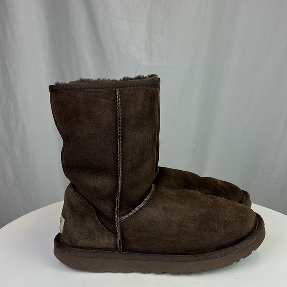 UGG Women’s Classic Short II Boots - Picture 4 of 8